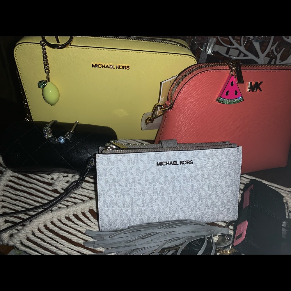 BNWT Michael Kors Pink Grapefruit large crossbody - Picture 6 of 12
